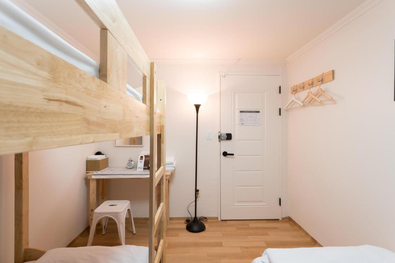 The Blossom Yeonnam Guesthouse Seoul Exterior photo