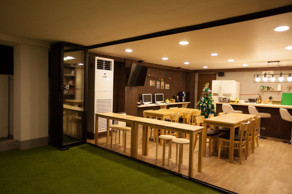 The Blossom Yeonnam Guesthouse Seoul Exterior photo