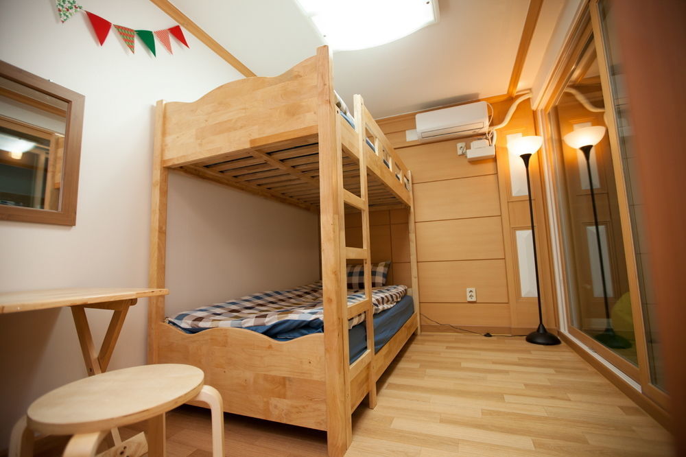 The Blossom Yeonnam Guesthouse Seoul Exterior photo