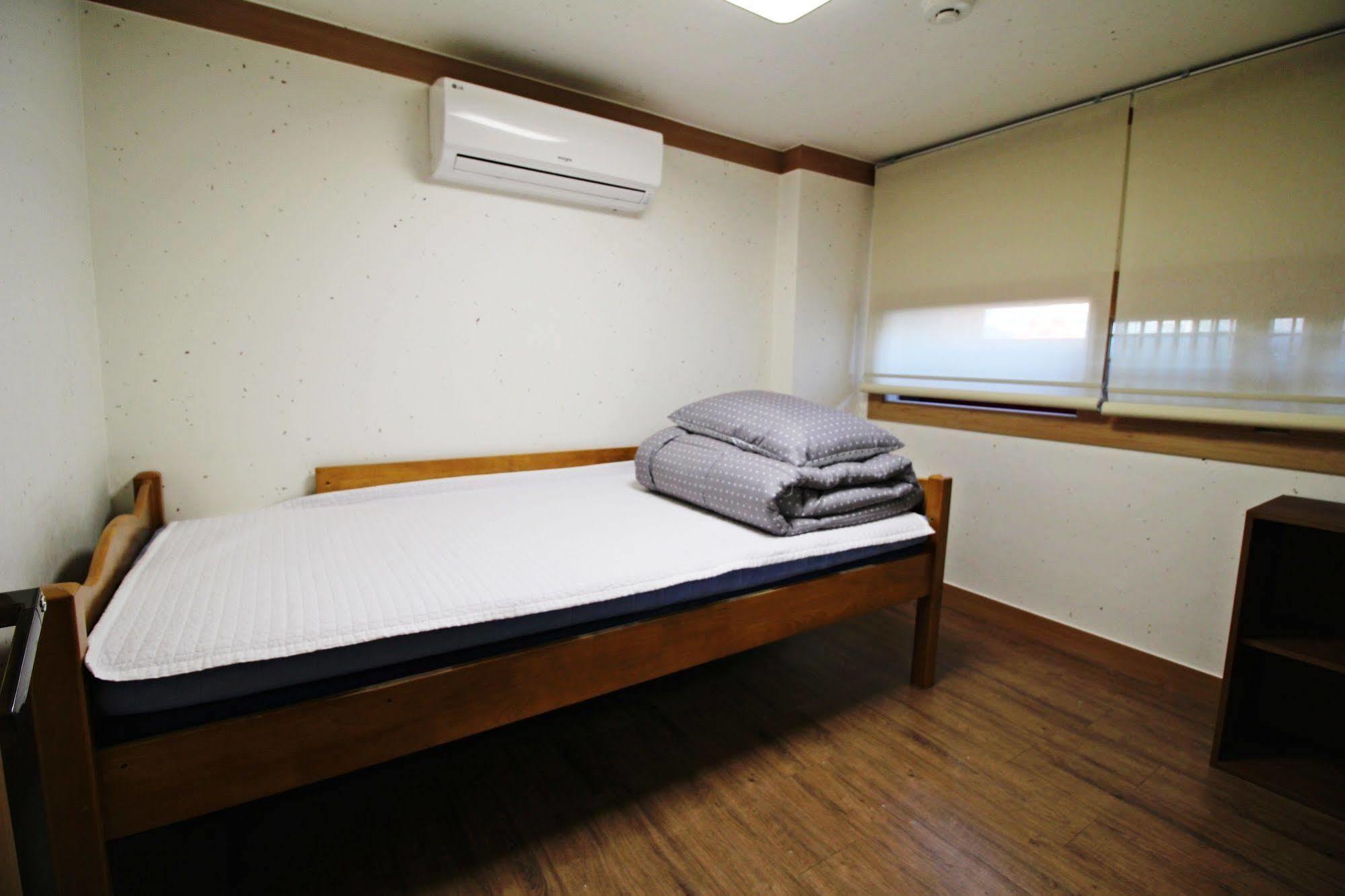 The Blossom Yeonnam Guesthouse Seoul Exterior photo